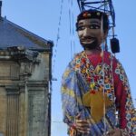géante marionnette...